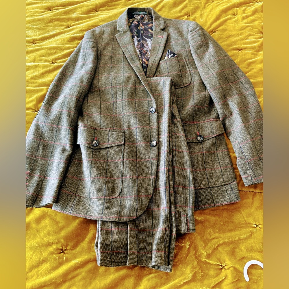 Paisley & Gray Herringbone Blazer with Red Accents Pants size 34/32